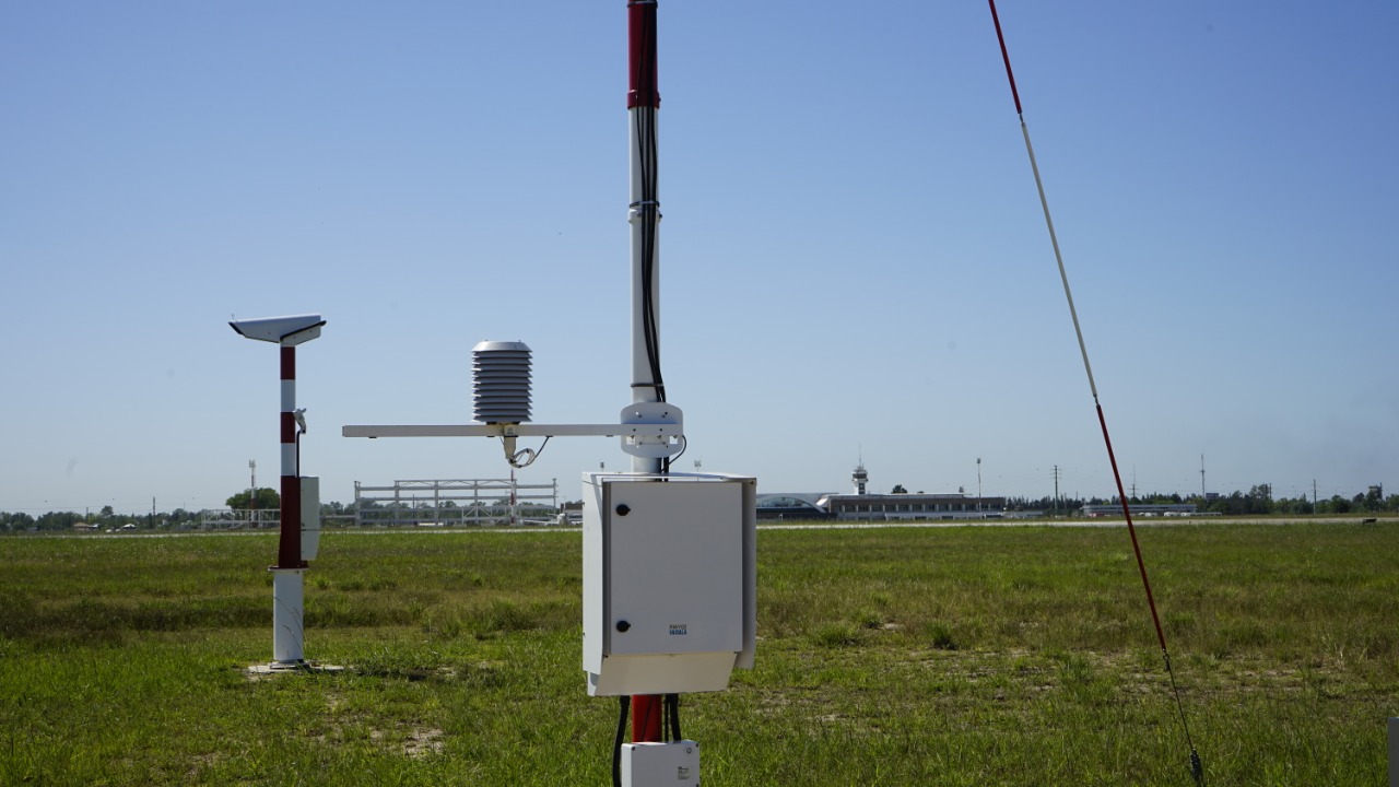 El aeropuerto incorpora novedosa tecnología para operar con niebla