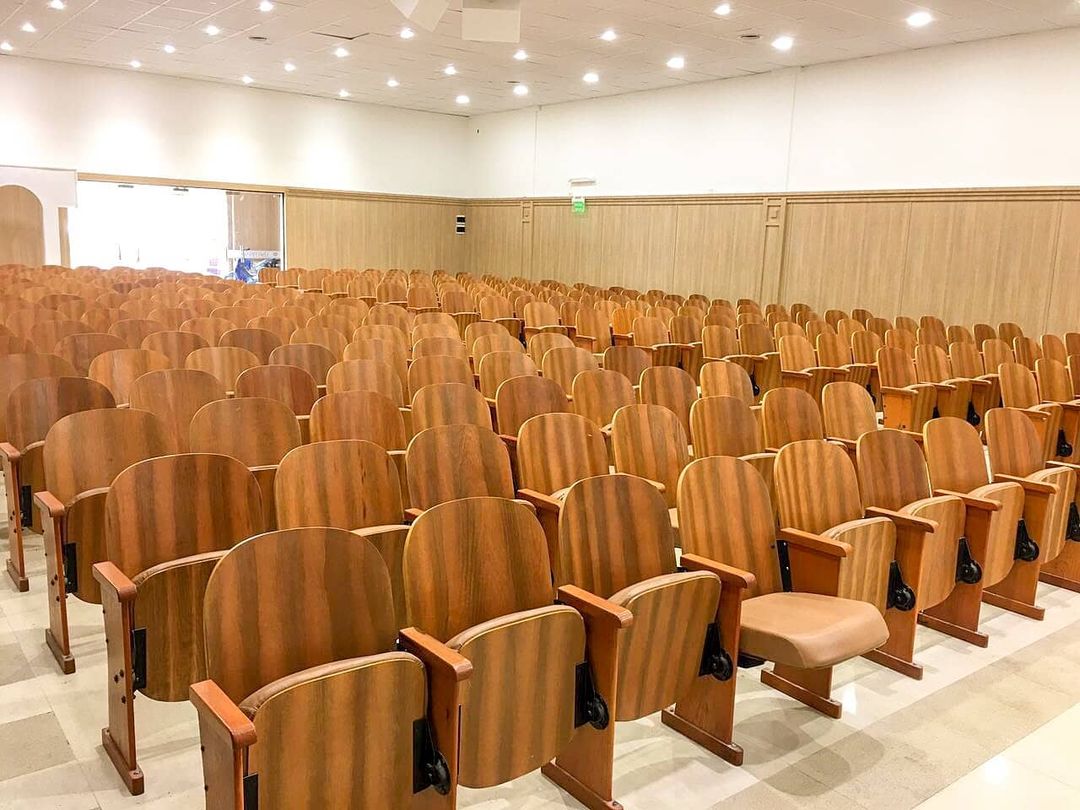 Así son las butacas que la Muni compró para el auditorio del Paseo de la Estación